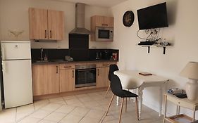 Appartement 2 Pieces Avec Terrasse Proche Mer Et Commerces
